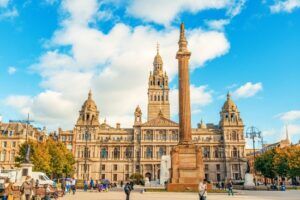 With your Glasgow guided tour, you'll explore the iconic George Square.