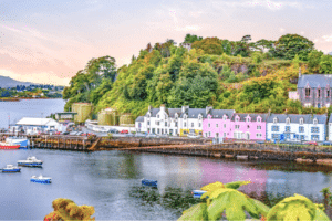 Scotland Tour: Visit the Isle of Skye during an Inverness tour, it is renowned for its stunning natural beauty and unique charm. 