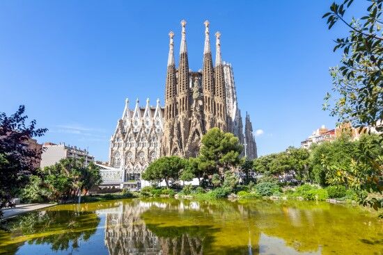 Sagrada Familia Cathedral in Barcelona, a must-see architectural masterpiece on the Best of Spain tour, featuring Gaudí’s iconic basilica and stunning design.