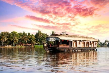 Kerala Houseboat
Cruise past the rice paddies and coconut groves on the Kerala Backwaters