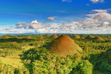 THE CHOCOLATE HILLS
Over 1000 grass-covered hills on Bohol island