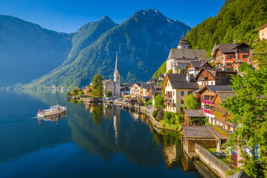 Hallstatt and traditional Alpine houses (UNESCO World Heritage Site)