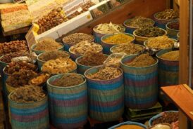Morocco guided tour: visit local spice shops