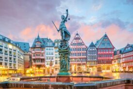Germany tour: Visit Old Town Square Romerberg in Frankfurt